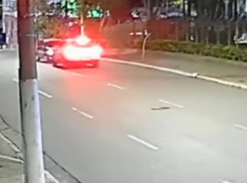 motorista-bebado-dirige-na-contramao-e-bate-porsche-no-centro.-veja