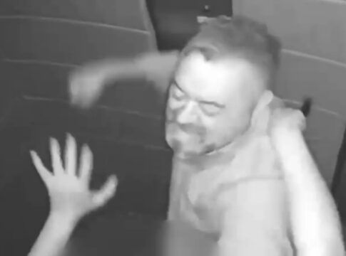 video-chocante:-empresario-espanca-mulher-dentro-de-elevador-no-guara