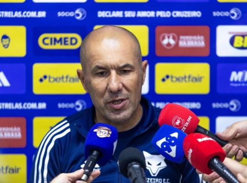 leonardo-jardim-destaca-cassio-em-classificacao:-“grande-profissional”
