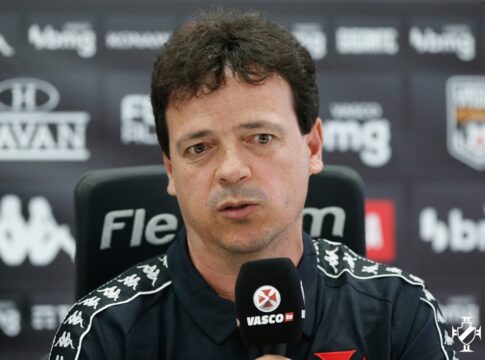 fernando-diniz-aponta-desequilibrio-do-vasco-e-exalta-atacante-rayan