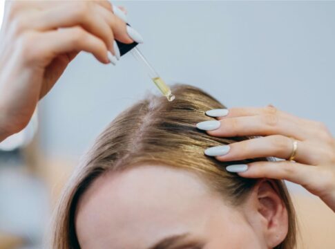 dermato-indica-7-oleos-naturais-que-“salvam”-e-fortalecem-o-cabelo