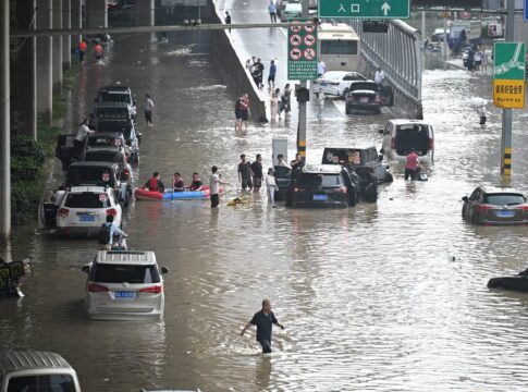 china:-inundacoes-repentinas-deixam-10-mortos-e-33-desaparecidos