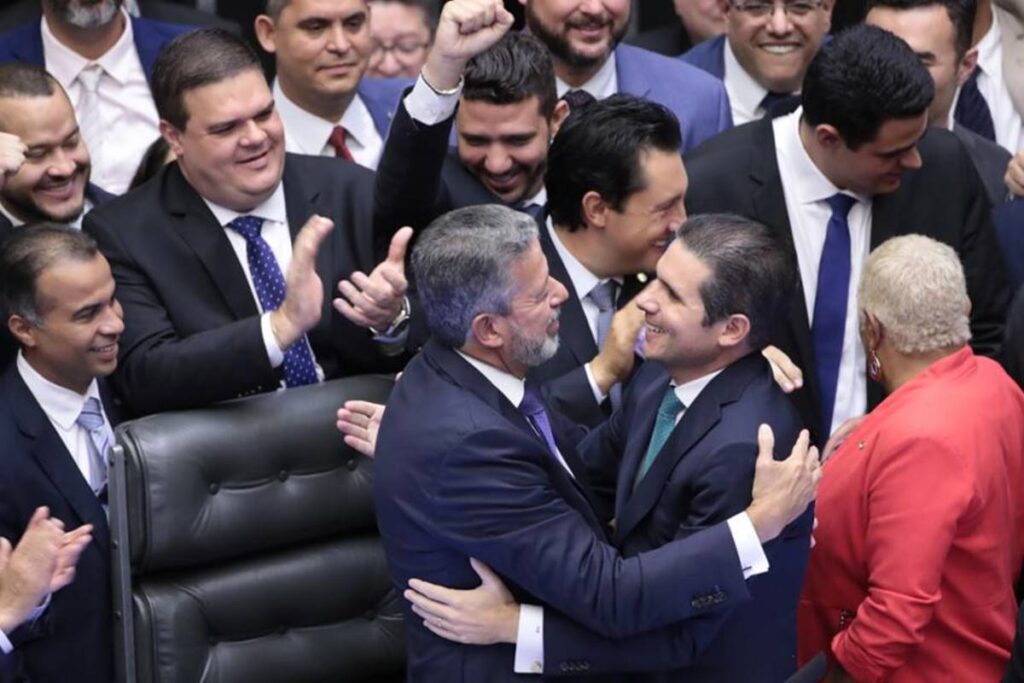 a-ressaca-da-baderna-e-israel-aprova-ocupacao-de-gaza