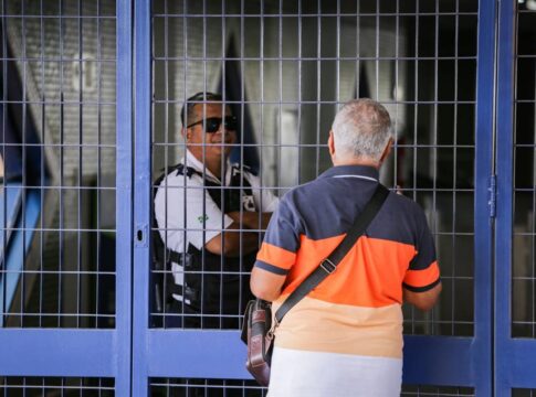 “situacao-caotica”:-passageiros-sofrem-com-pane-e-fechamento-do-metro