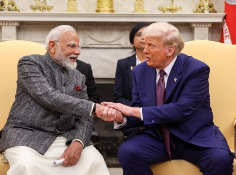 apos-tarifas-de-trump,-india-suspende-compra-de-armas-dos-eua