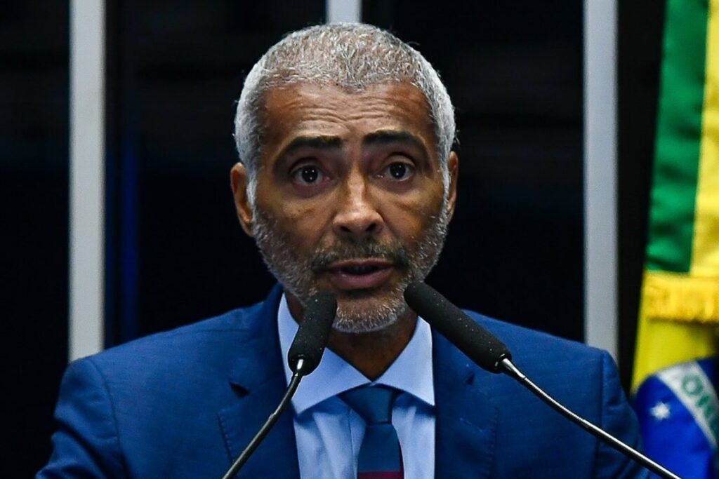 romario-reage-apos-ser-cobrado-por-aliados-de-bolsonaro-sobre-moraes