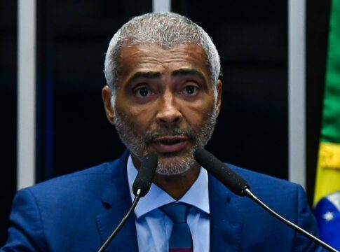 romario-reage-apos-ser-cobrado-por-aliados-de-bolsonaro-sobre-moraes