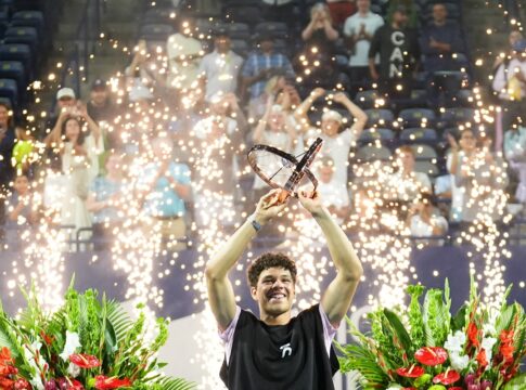 jovem-de-22-anos-conquista-masters-1000-de-toronto-e-passa-djokovic