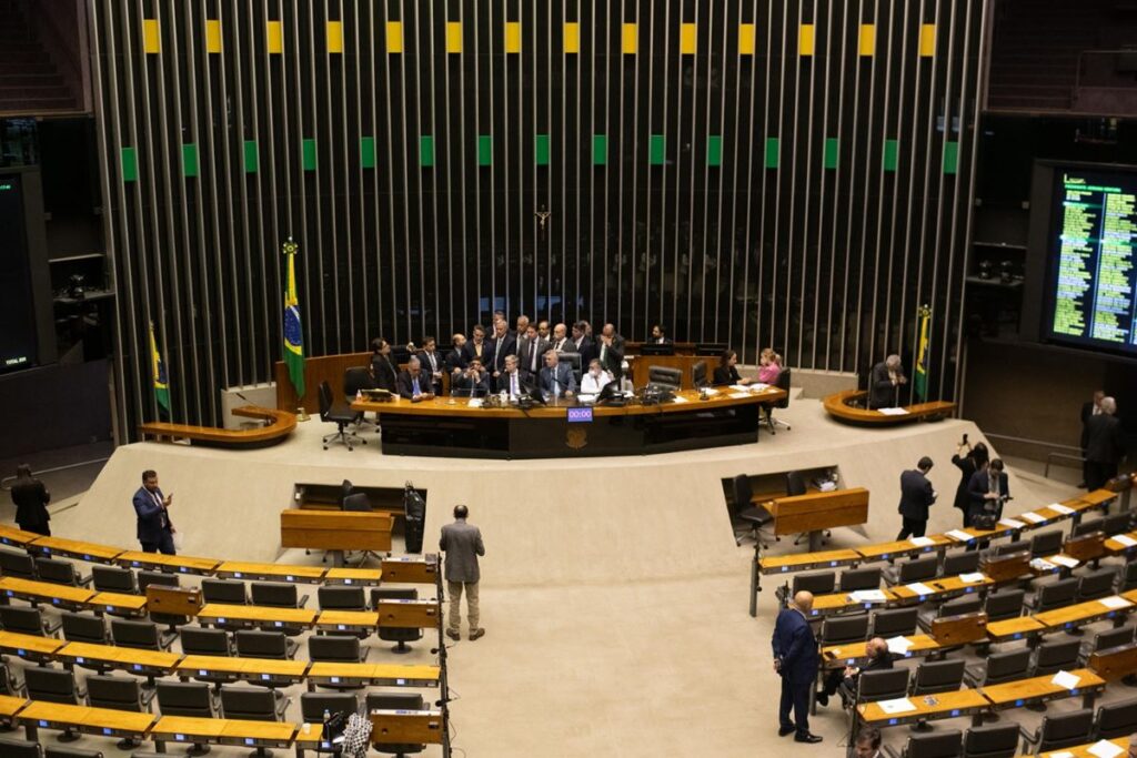 o-favorito-do-centrao-e-da-oposicao-para-relatar-a-pec-do-fim-do-foro