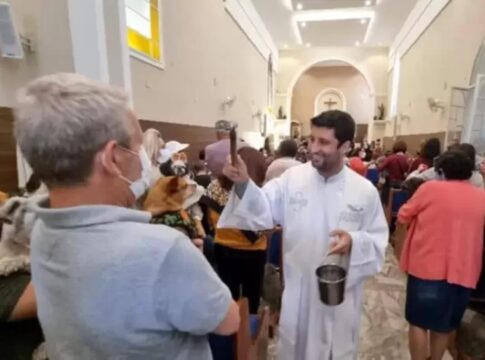 mg:-missa-na-capela-de-sao-roque-abencoa-caes-e-gatos-em-juiz-de-fora
