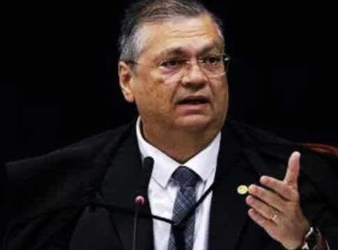 flavio-dino-entra-em-campo-e-rebate-pressao-dos-eua-sobre-o-stf