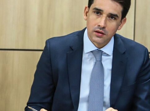 brasil-amenizara-efeitos-do-tarifaco-com-novos-mercados,-diz-ministro