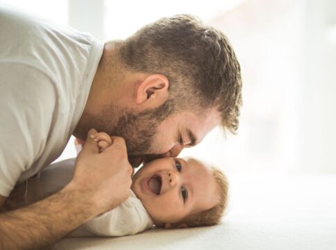 pais-carinhosos-criam-filhos-mais-saudaveis-e-felizes,-dizem-medicos