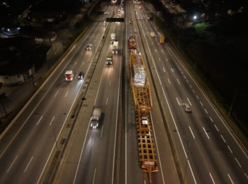 trajeto-de-maior-carreta-da-historia-da-dutra-e-retomado-apos-pausa