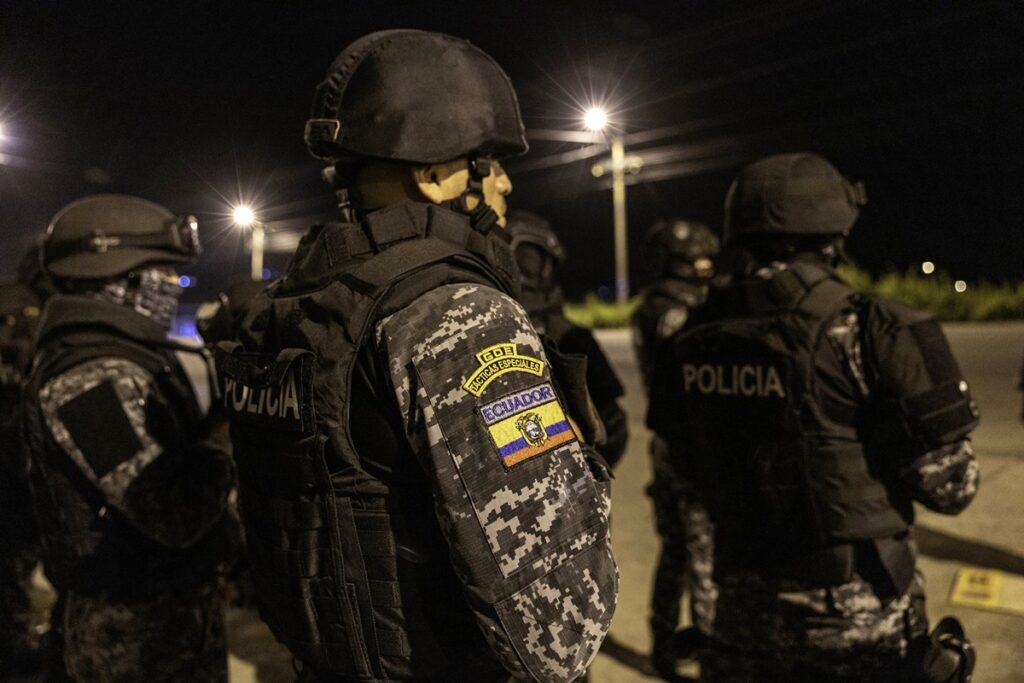 chacina-deixa-8-mortos-no-equador,-incluindo-irmao-de-prefeito