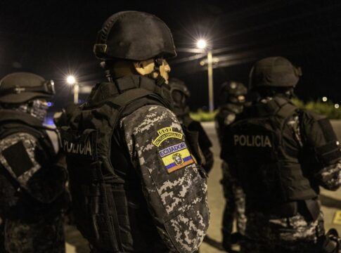 chacina-deixa-8-mortos-no-equador,-incluindo-irmao-de-prefeito