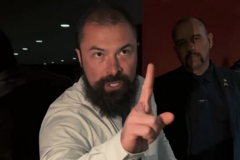 policia-de-sp-aguarda-ha-3-anos-demissao-do-deputado-paulo bilynskyj