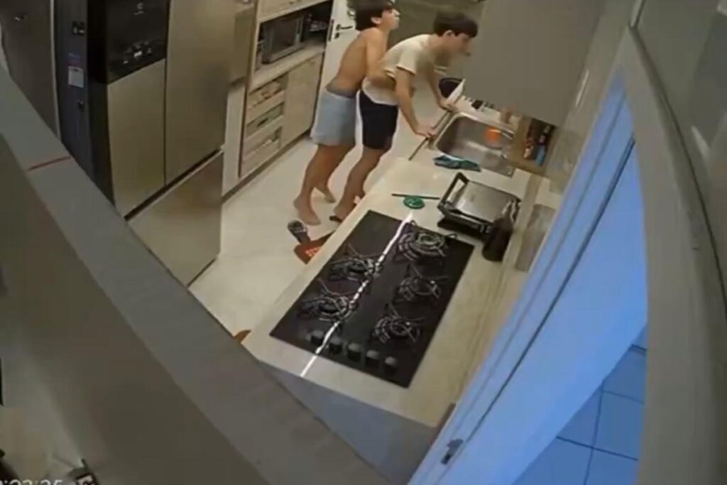 video.-garoto-de-13-anos-salva-primo-engasgado-com-manobra-de-heimlich