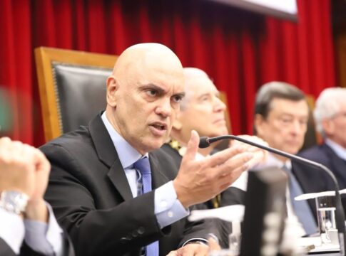 moraes-fala-em-“erros-e-acertos”-e-destaca-reacao-a-tentativa de golpe
