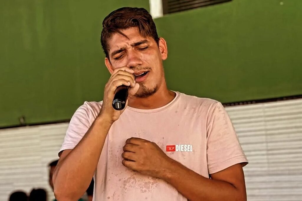 morre,-aos-27-anos,-filho-do-vocalista-da-banda-alma-gemea