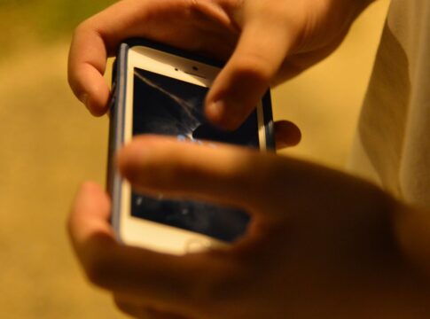caminhos-da-reportagem-mostra-perigos-para-jovens-na-internet