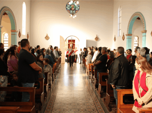 mulher-denuncia-agressoes-de-padre-durante-suposto-exorcismo-em-igreja