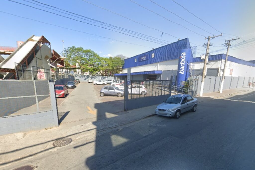 homem-e-morto-com-tiro-na-cabeca-durante-briga-em-supermercado-de-sp