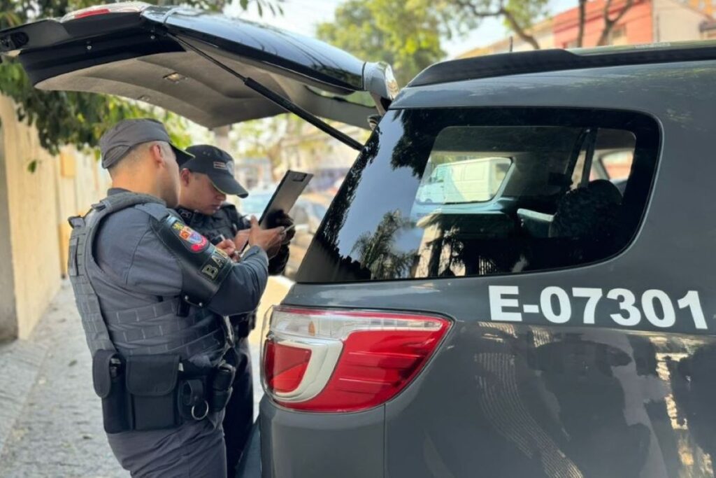 pm-atende-caso-de-violencia-domestica-e-encontra-traficante-foragido
