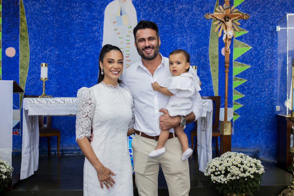 viviane-e-michael-luiz-carvalho-araujo-batizam-o-filho,-pedro