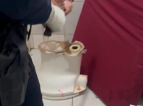 “coconha”:-pm-encontra-supermaconha-escondida-dentro-de-privada.-video