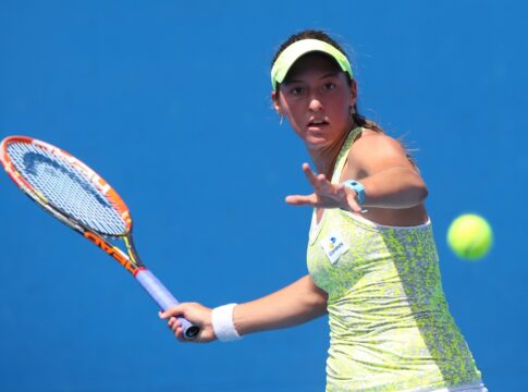 stefani-e-babos-vencem-na-estreia-e-vao-as-oitavas-em-cincinnati