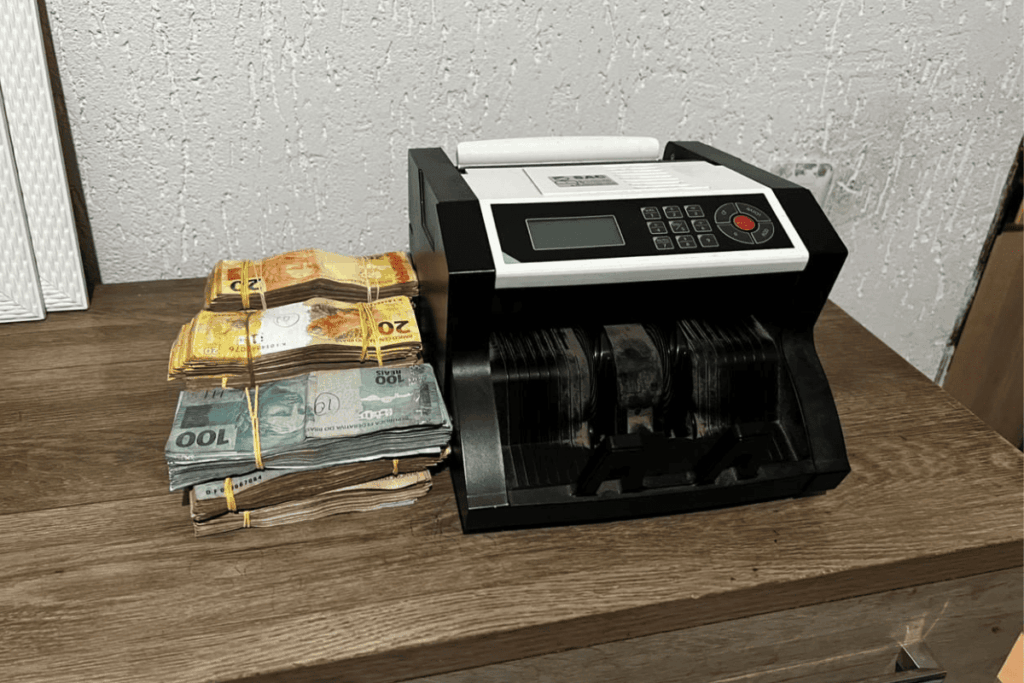 pf-mira-grupo-que-desviou-550-toneladas-de-cafeina-para-o-trafico