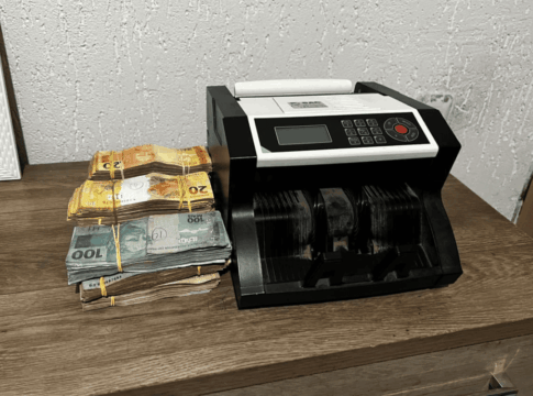 pf-mira-grupo-que-desviou-550-toneladas-de-cafeina-para-o-trafico