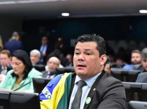 deputado-pede-expulsao-do-senador-romario-do-pl