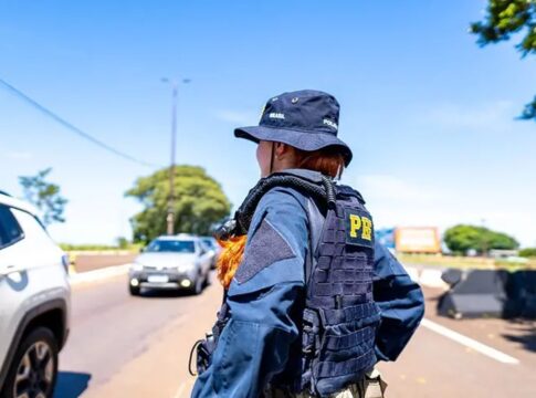 vitima-pula-de-carro-em-movimento-durante-sequestro-relampago.-video