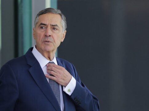 sob-pressao,-“supremos”-falam-em-retaliar-bancos-americanos-e-amazon