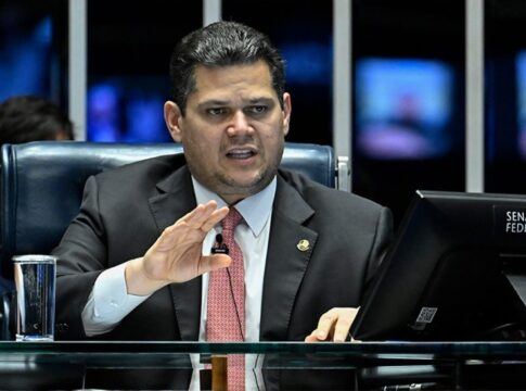 alcolumbre-cede-a-ministro-de-lula-em-indicacao-para-agencia-reguladora