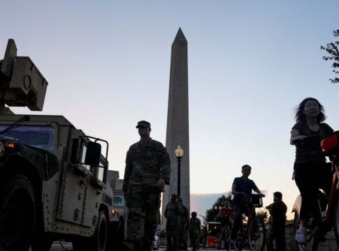 guarda-nacional-chega-a-washington-dc;-prefeita-denuncia-autoritarismo