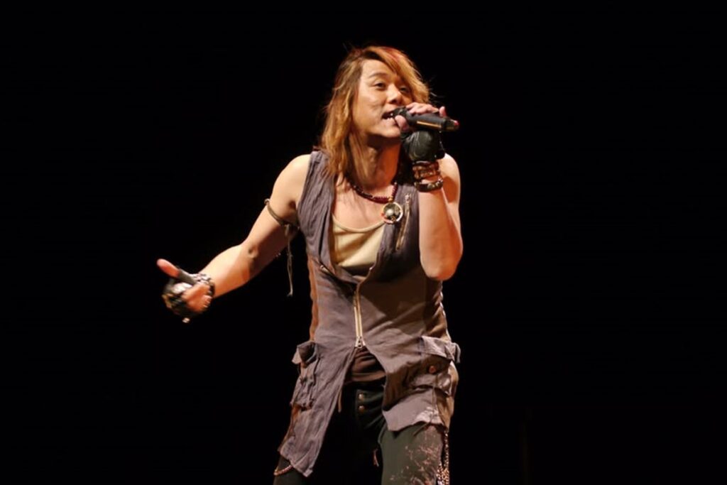 morre-nobuo-yamada,-voz-da-musica-de-abertura-de-cavaleiros-do-zodiaco