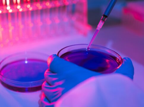 fraude-na-ciencia-cresce-com-redes-maliciosas,-alerta-estudo