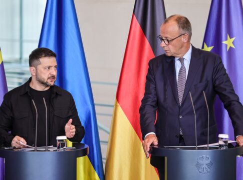 zelensky-diz-ter-apoio-de-trump-e-acusa-putin-de-“blefar”-sobre-paz