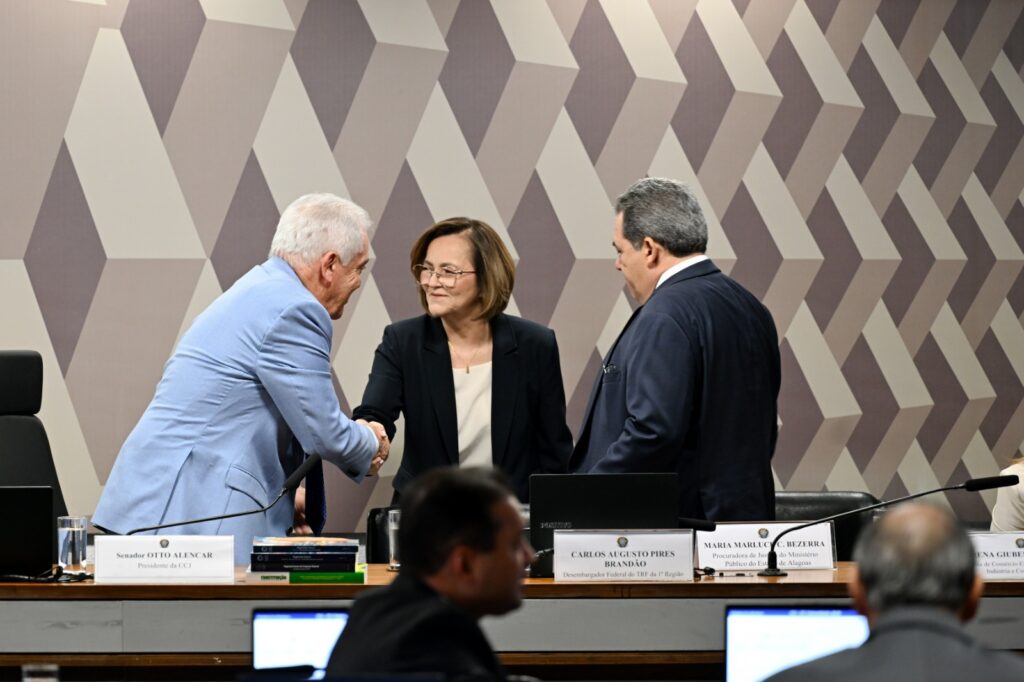 ccj-aprova-tia-de-prefeito-de-maceio-para-integrar-o-stj