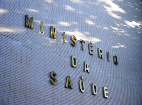 padilha-se-manifesta-sobre-suspensao-de-visto-de-servidores-pelos-eua