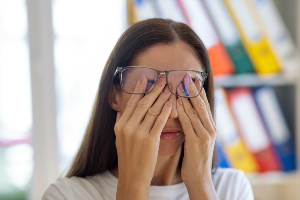veja-4-dicas-para-manter-os-olhos-saudaveis-durante-a-seca-e-o-inverno