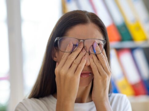 veja-4-dicas-para-manter-os-olhos-saudaveis-durante-a-seca-e-o-inverno