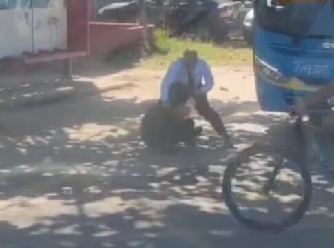 rj:-motorista-de-onibus-e-motociclista-trocam-socos-no-meio-da-rua