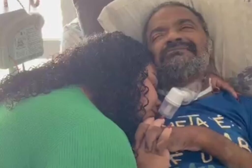 foto:-flora-cruz-faz-tatuagem-em-homenagem-ao-pai,-arlindo-cruz