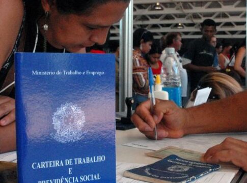 numero-de-pessoas-em-busca-de-emprego-cai-21%-no-segundo-trimestre