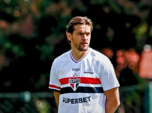 sao-paulo-anuncia-a-contratacao-do-zagueiro-rafael-toloi.-veja-video