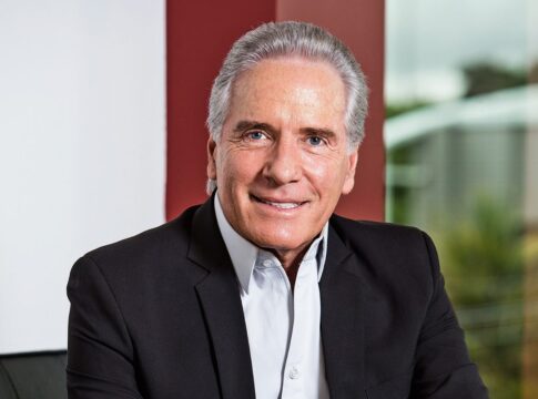 roberto-justus-fala-sobre-seu-estado-de-saude-apos-aparecer-de-muletas